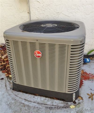 515 S Monroe Street, Beverly Hills, FL 34465