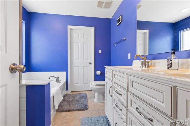 1744 Briarmanor Drive, Lake St Louis, MO 63367