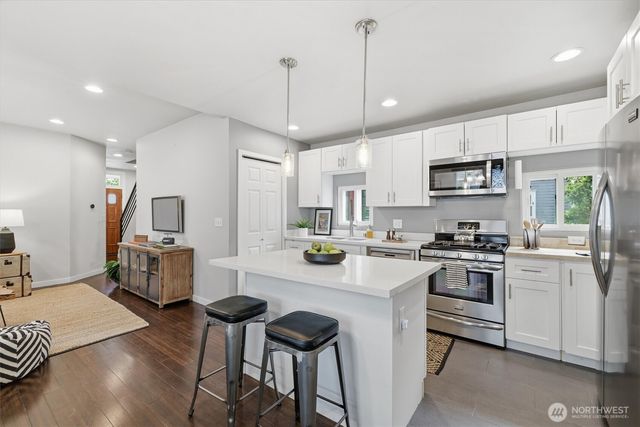 6211 Carleton Avenue S, Seattle, WA 98108