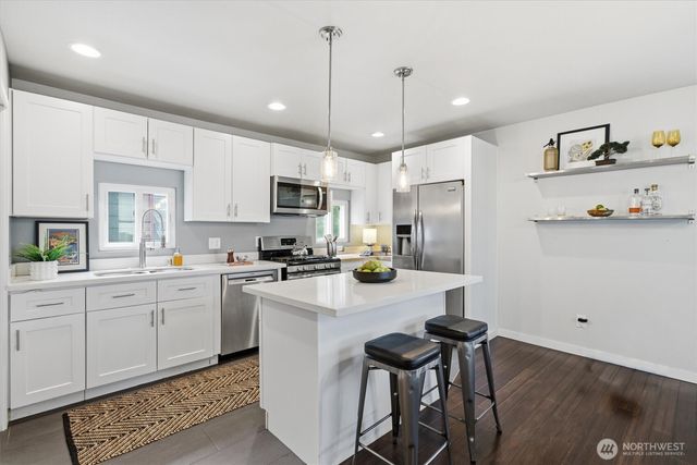 6211 Carleton Avenue S, Seattle, WA 98108