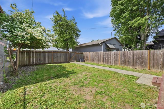 6211 Carleton Avenue S, Seattle, WA 98108