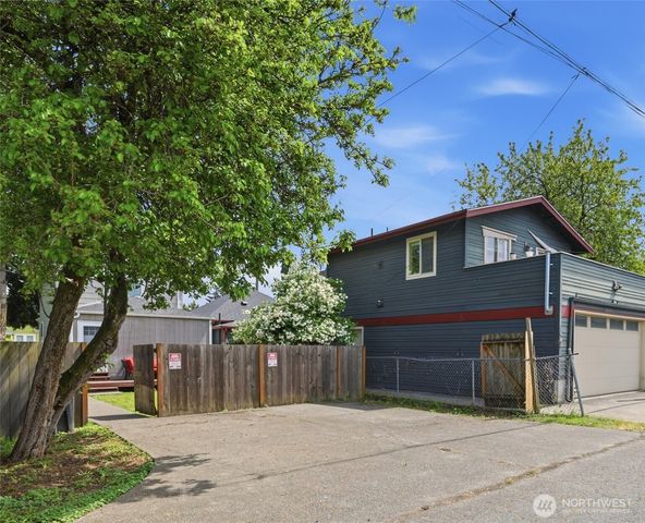 6211 Carleton Avenue S, Seattle, WA 98108