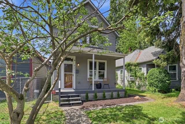6211 Carleton Avenue S, Seattle, WA 98108