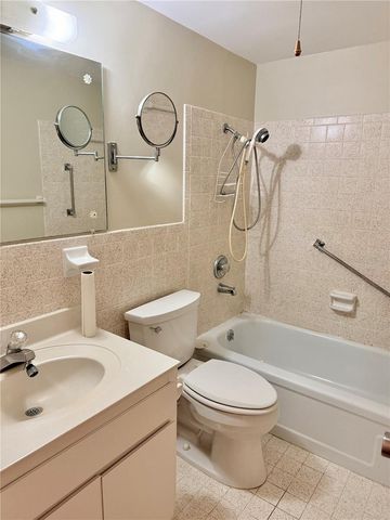 5875 18TH STREET N 4, St Petersburg, FL 33714