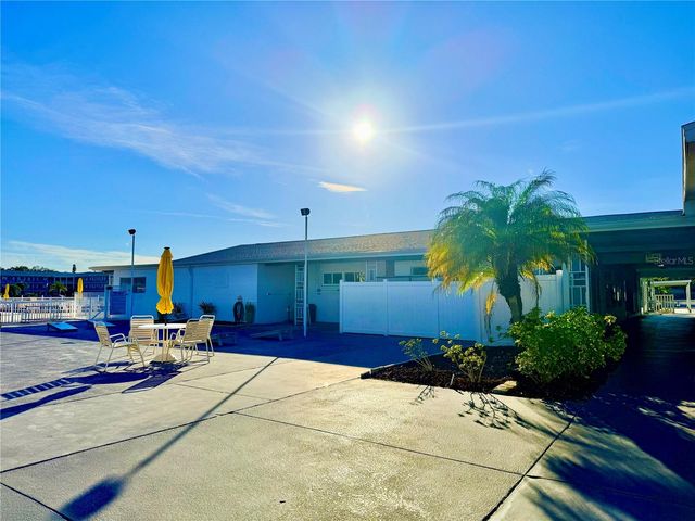 5875 18TH STREET N 4, St Petersburg, FL 33714