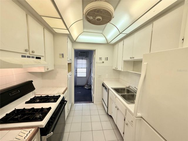 5875 18TH STREET N 4, St Petersburg, FL 33714