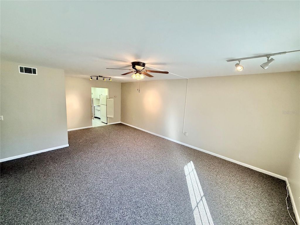 Image 12 of property listing at 5875 18TH STREET N 4, St Petersburg, FL 33714