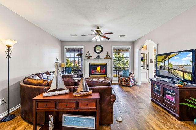 111 7th Avenue, Onalaska, TX 77360