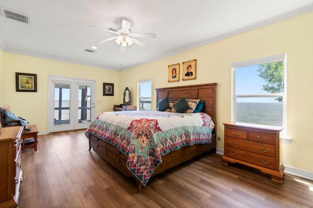 111 7th Avenue, Onalaska, TX 77360