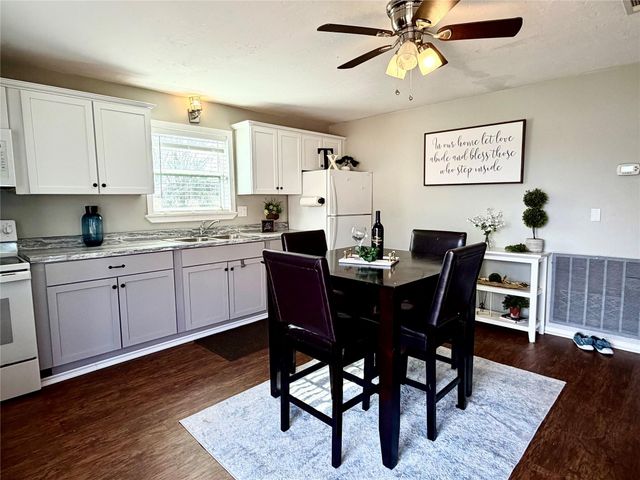 111 7th Avenue, Onalaska, TX 77360