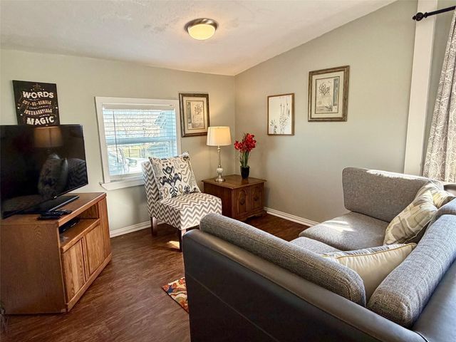 111 7th Avenue, Onalaska, TX 77360