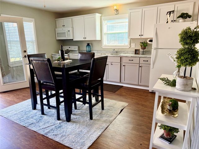 111 7th Avenue, Onalaska, TX 77360