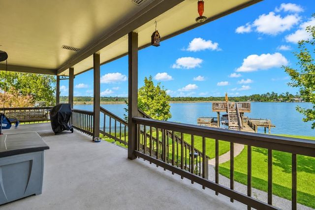 111 7th Avenue, Onalaska, TX 77360