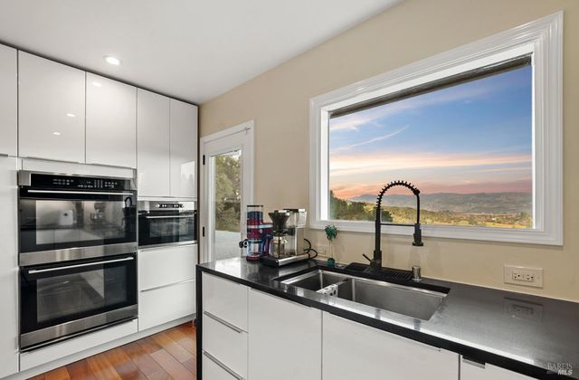 4127 Dry Creek Rd, Napa, CA 94558