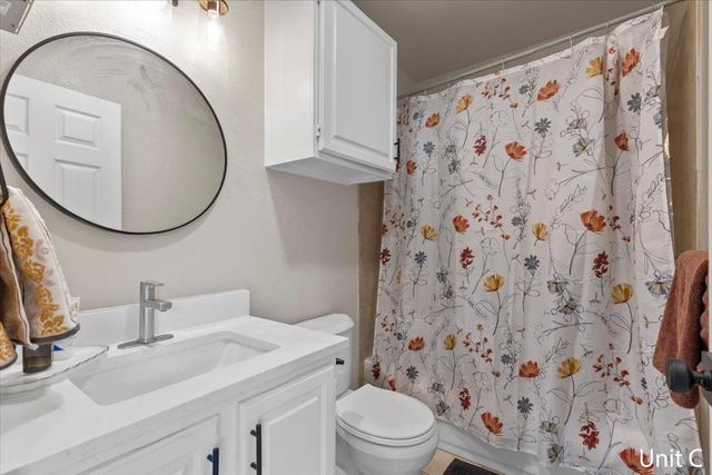 7705 Debbie DR, Volente, TX 78641