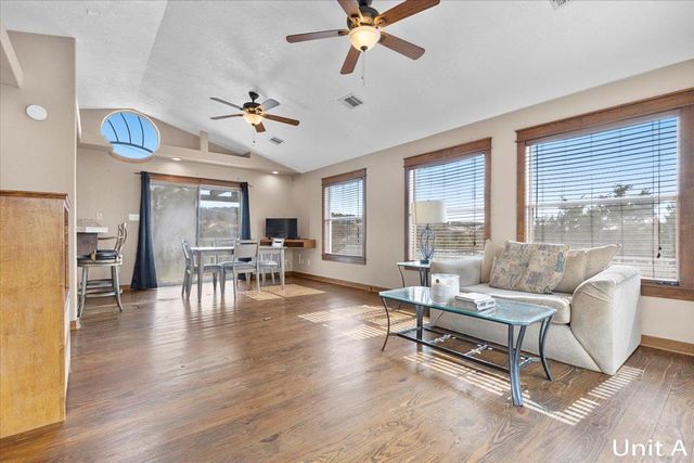 7705 Debbie DR, Volente, TX 78641