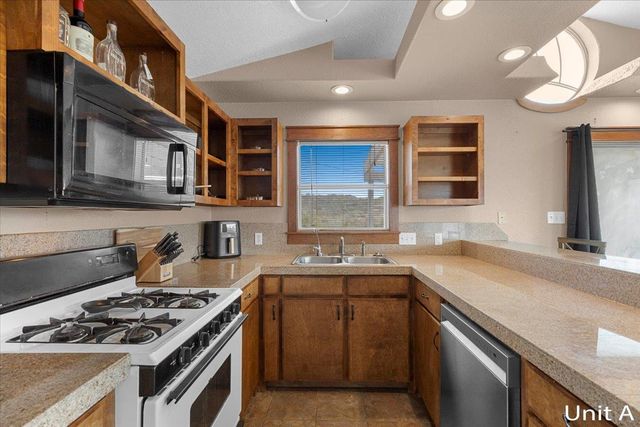 7705 Debbie DR, Volente, TX 78641