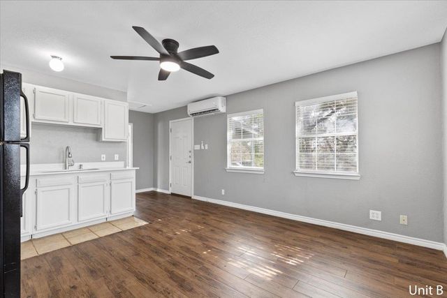 7705 Debbie DR, Volente, TX 78641