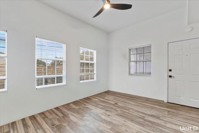 7705 Debbie DR, Volente, TX 78641