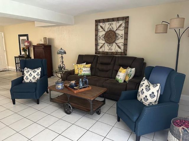 220 NW 87th Ave K108, Miami, FL 33172
