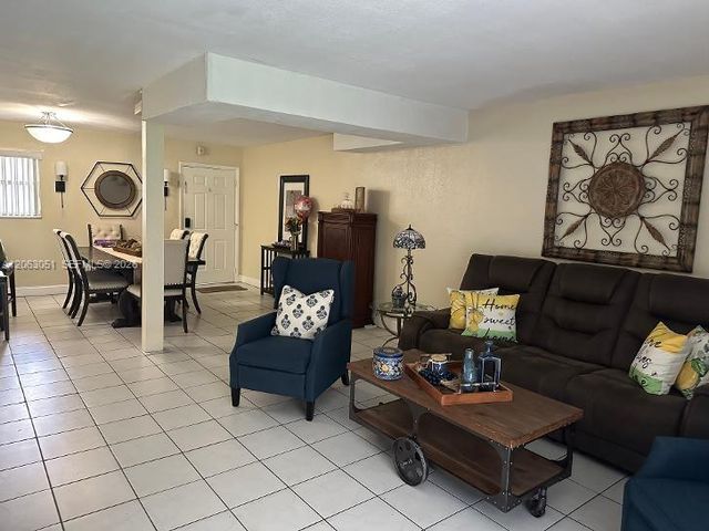 220 NW 87th Ave K108, Miami, FL 33172