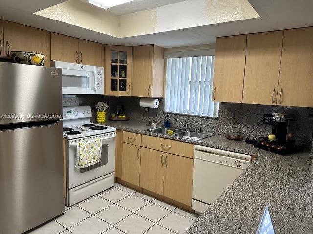 220 NW 87th Ave K108, Miami, FL 33172