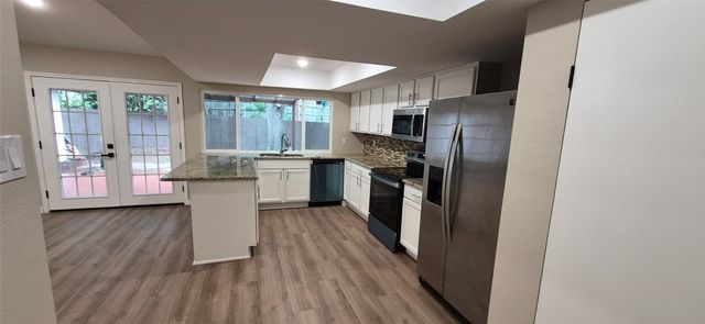 3317 S Edelweiss Drive, Grand Prairie, TX 75052