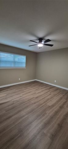 3317 S Edelweiss Drive, Grand Prairie, TX 75052
