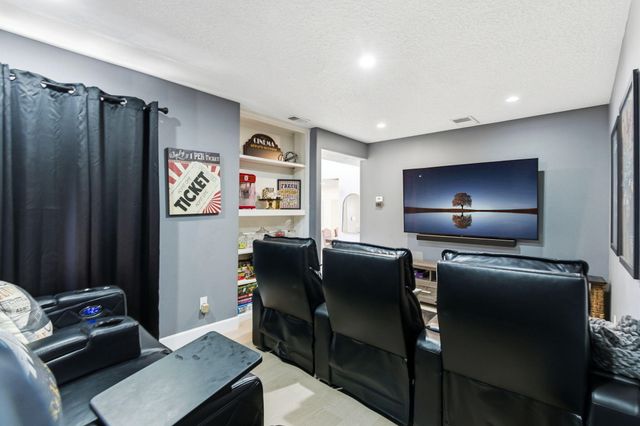 18 Tierra Monte Street NE, Albuquerque, NM 87122