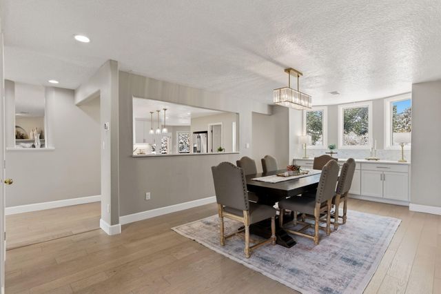 18 Tierra Monte Street NE, Albuquerque, NM 87122