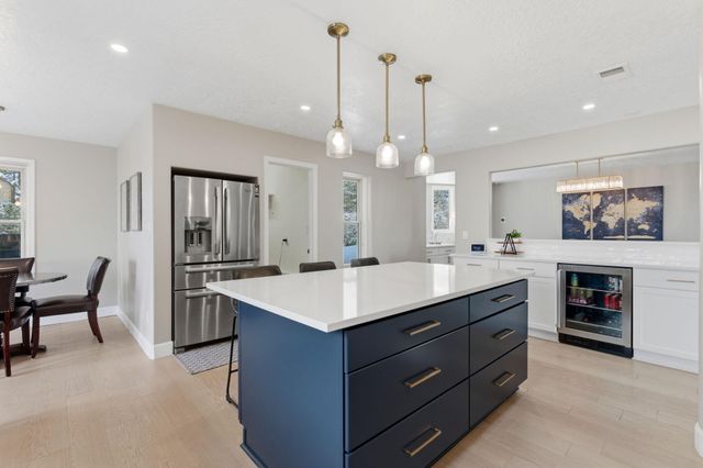 18 Tierra Monte Street NE, Albuquerque, NM 87122