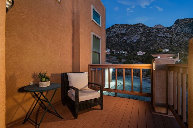 18 Tierra Monte Street NE, Albuquerque, NM 87122