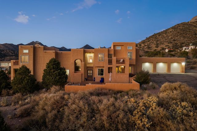 18 Tierra Monte Street NE, Albuquerque, NM 87122