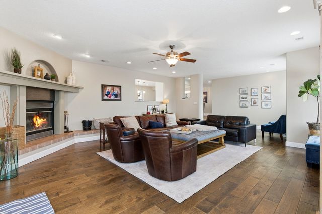 18 Tierra Monte Street NE, Albuquerque, NM 87122