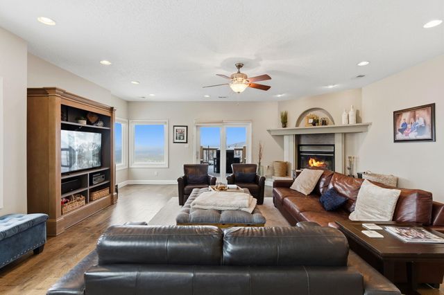 18 Tierra Monte Street NE, Albuquerque, NM 87122