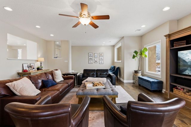 18 Tierra Monte Street NE, Albuquerque, NM 87122