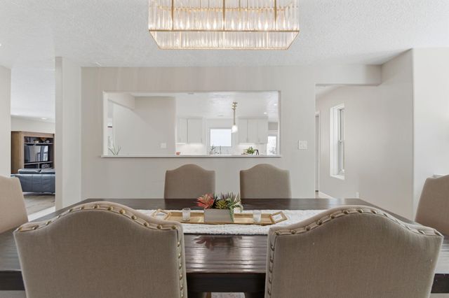 18 Tierra Monte Street NE, Albuquerque, NM 87122