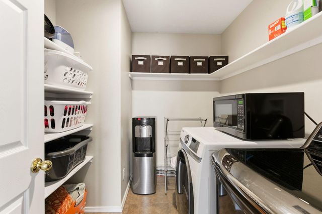 18 Tierra Monte Street NE, Albuquerque, NM 87122