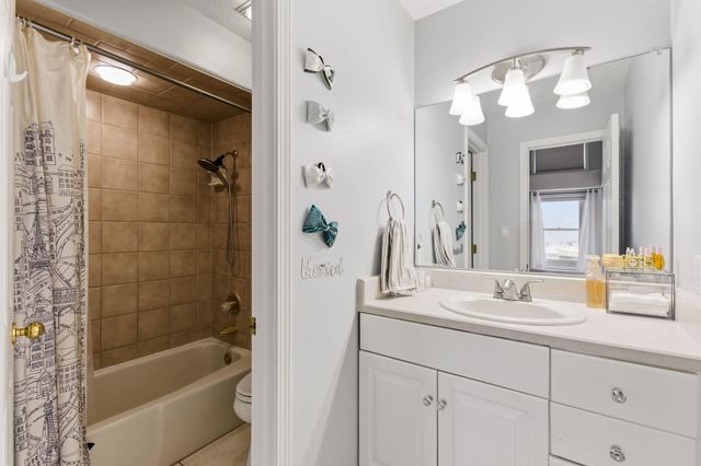 18 Tierra Monte Street NE, Albuquerque, NM 87122