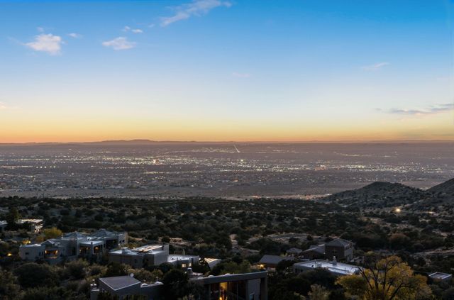 18 Tierra Monte Street NE, Albuquerque, NM 87122