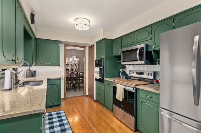 7106 El Rancho Avenue, Windsor Heights, IA 50324