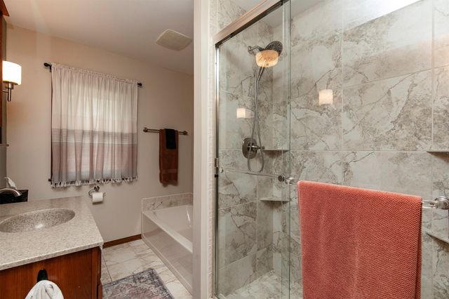 7106 El Rancho Avenue, Windsor Heights, IA 50324