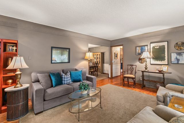 7106 El Rancho Avenue, Windsor Heights, IA 50324