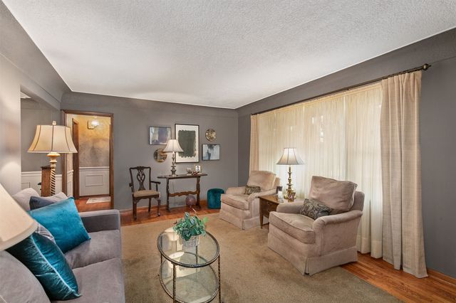 7106 El Rancho Avenue, Windsor Heights, IA 50324