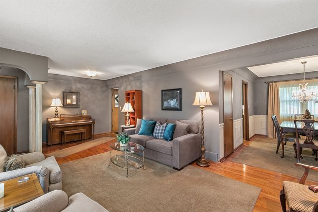 7106 El Rancho Avenue, Windsor Heights, IA 50324