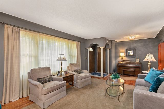 7106 El Rancho Avenue, Windsor Heights, IA 50324