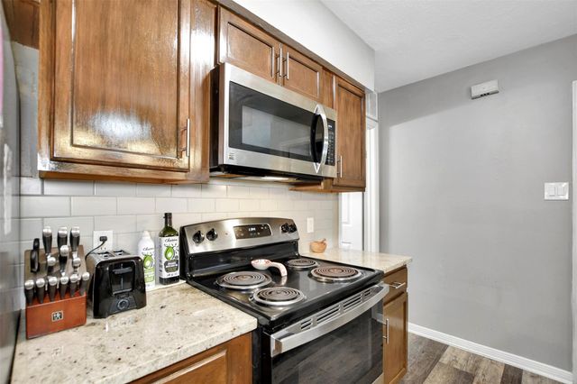 2401 Sycamore Avenue D4, Huntsville, TX 77340