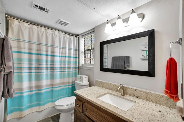 2401 Sycamore Avenue D4, Huntsville, TX 77340