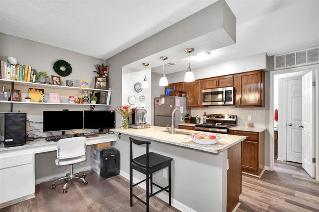 2401 Sycamore Avenue D4, Huntsville, TX 77340