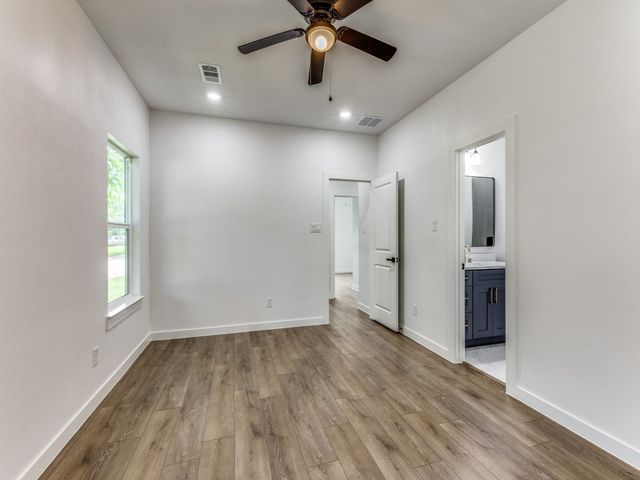 747 N Wilhite Street, Cleburne, TX 76031